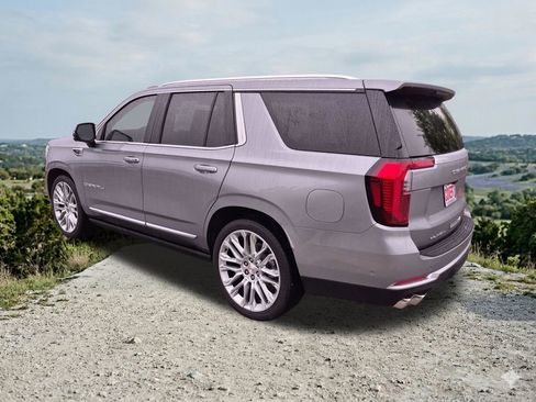 Used 2026 GMC Yukon Denali w/ Denali Reserve Package image 8