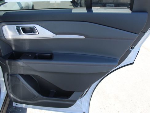 New 2026 Ford Explorer Active AWD/4WD image 12