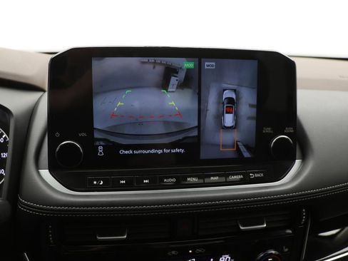 Used 2023 Nissan Rogue SL w/ SL Premium Package image 22