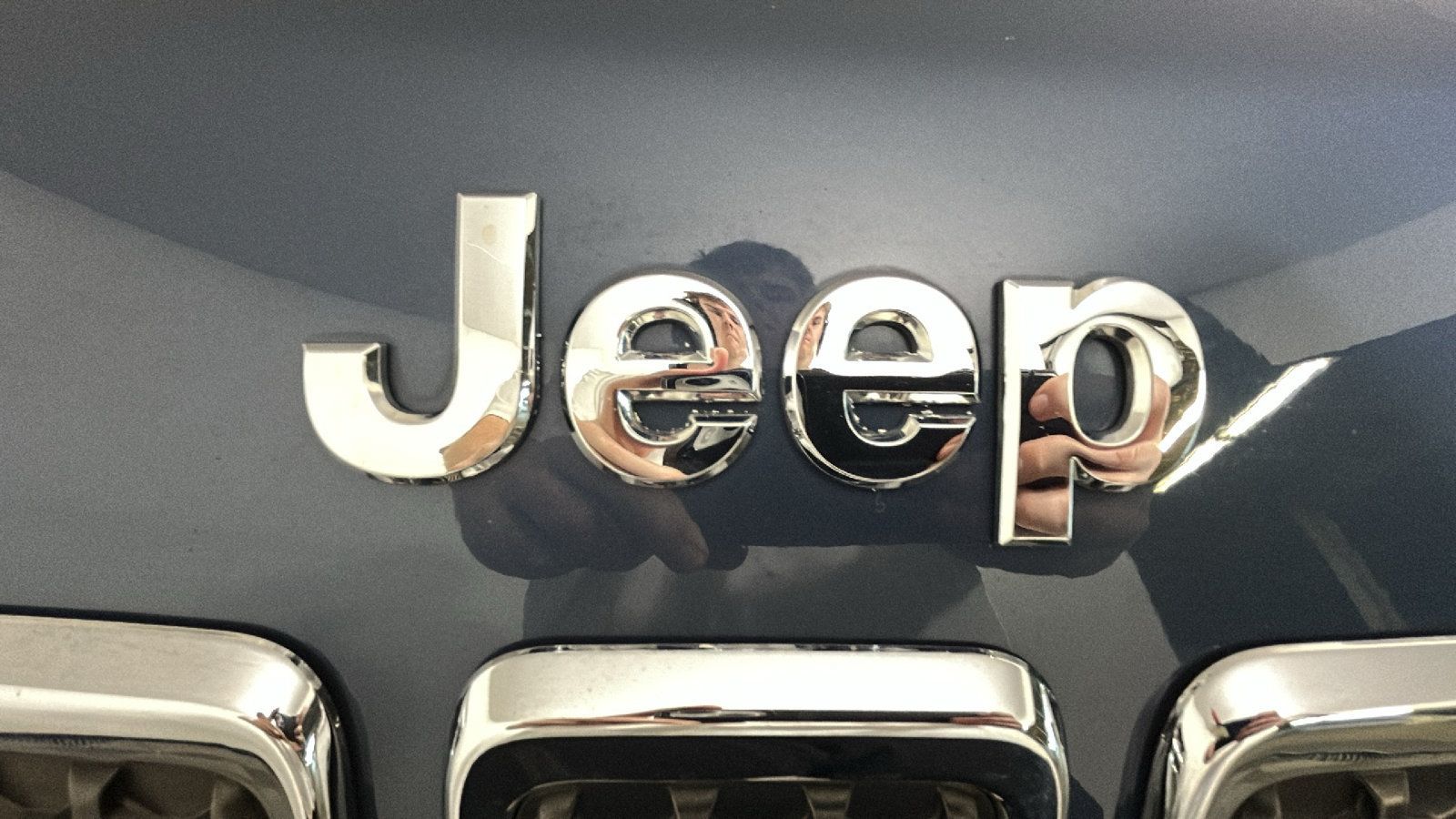 Used 2020 Jeep Cherokee Limited AWD/4WD image 10