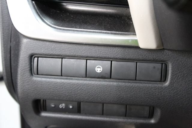 Used 2022 Nissan Rogue SV AWD/4WD image 13