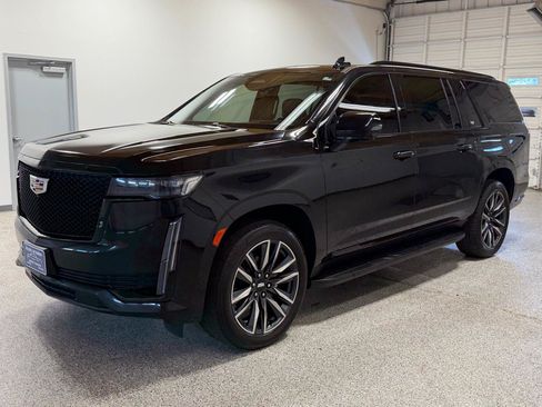 Used 2023 Cadillac Escalade ESV Sport AWD/4WD image 8