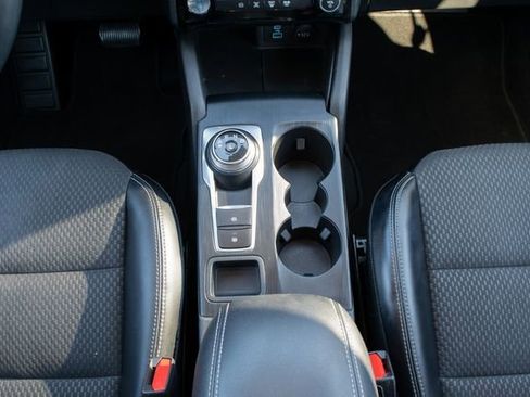 Used 2023 Ford Escape SE image 32