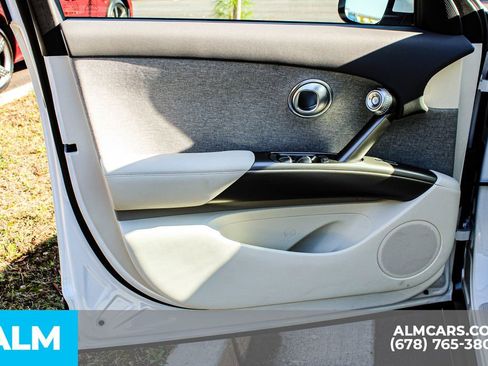 Used 2025 Genesis GV60 RWD image 40