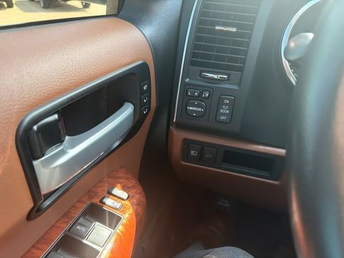 Used 2019 Toyota Sequoia Platinum AWD/4WD image 13