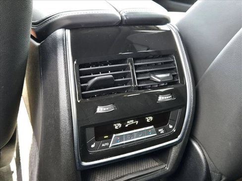 Used 2025 BMW X5 xDrive50e AWD/4WD image 19