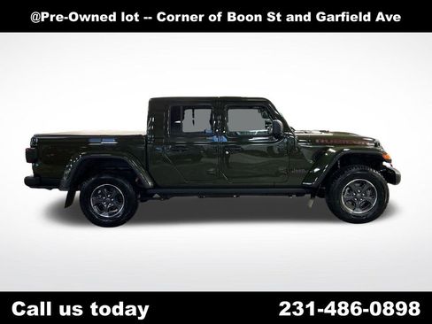 Used 2022 Jeep Gladiator Rubicon w/ Safety Group AWD/4WD image 6