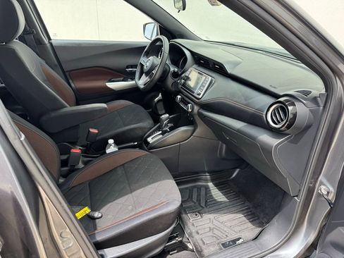 Used 2018 Nissan Kicks SR FWD image 16