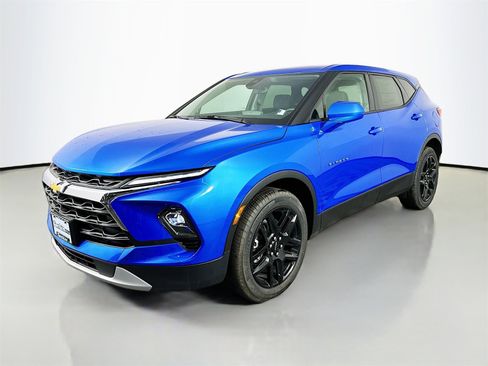 New 2025 Chevrolet Blazer LT w/ Driver Confidence Package image 3