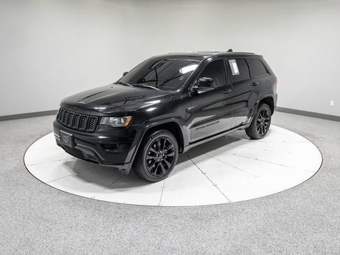 Used 2019 Jeep Grand Cherokee Altitude AWD/4WD image 33
