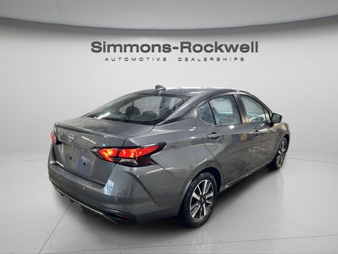 Used 2025 Nissan Versa SV image 5