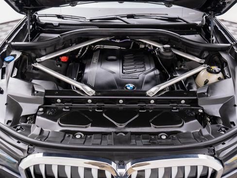 Used 2022 BMW X7 xDrive40i w/ M Sport Package image 30