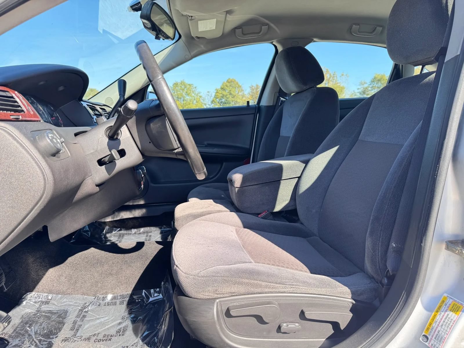 Used 2010 Chevrolet Impala LT FWD image 19