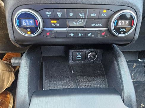 Certified 2020 Ford Escape Titanium w/ Titanium Premium Package 2.0 AWD/4WD image 17