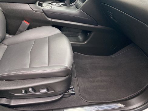 Used 2025 Cadillac XT5 Premium Luxury image 25