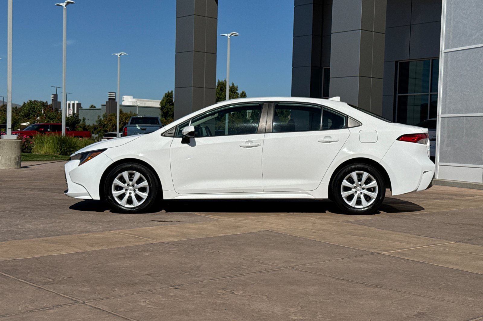 Used 2024 Toyota Corolla LE FWD image 8