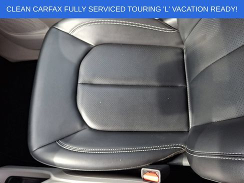 Used 2023 Chrysler Pacifica Touring-L FWD image 25