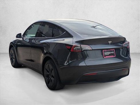 Used 2024 Tesla Model Y Long Range RWD image 8
