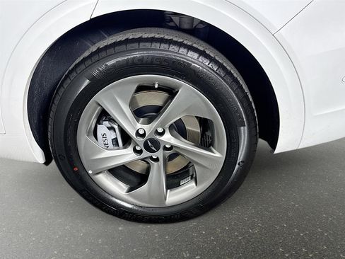 New 2026 Genesis GV70 2.5T Advanced image 33