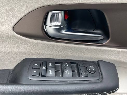 Used 2024 Chrysler Voyager LX FWD image 12