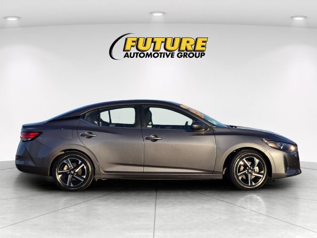 Used 2025 Nissan Sentra SV FWD image 4