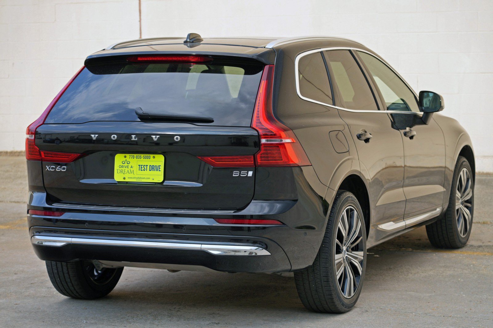 Used 2023 Volvo XC60 B5 Plus w/ Protection Package Premier FWD image 54