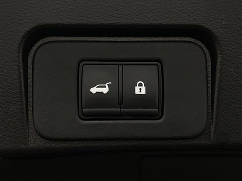 Used 2023 Nissan Rogue SV w/ SV Premium B Package image 7