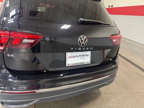 Used 2023 Volkswagen Tiguan SE FWD image 25