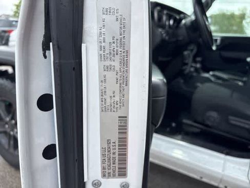 Used 2020 Jeep Wrangler Sport AWD/4WD image 23