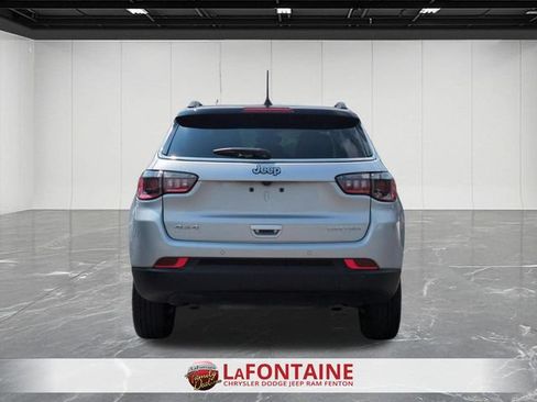 Used 2025 Jeep Compass Limited AWD/4WD image 4