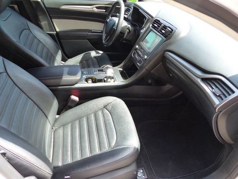 Used 2020 Ford Fusion SE w/ Equipment Group 151A FWD image 30