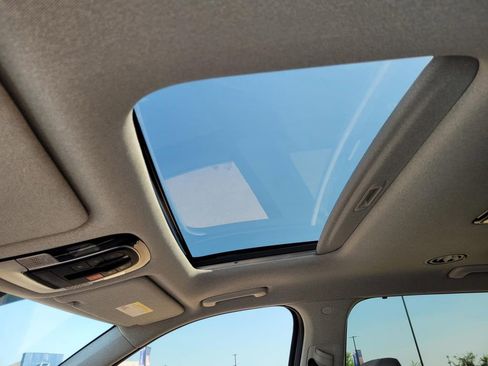 Used 2024 Hyundai Palisade Limited image 12