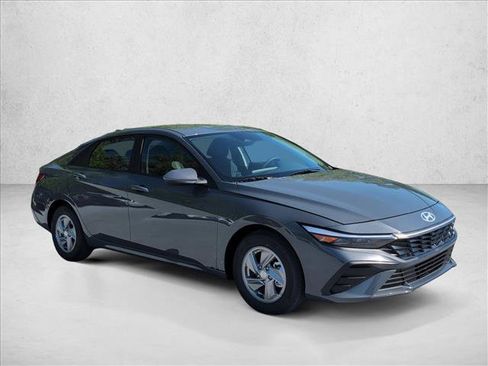New 2026 Hyundai Elantra SE FWD image 7