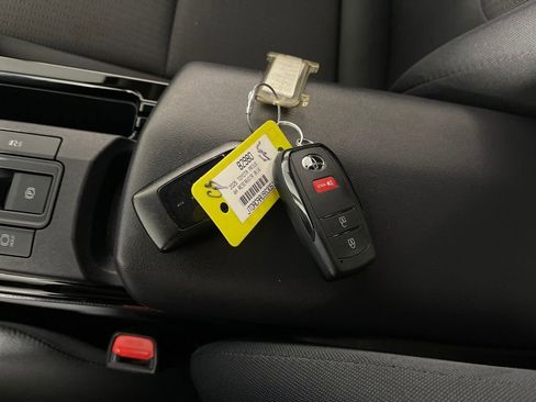 Certified 2025 Toyota Prius LE image 26