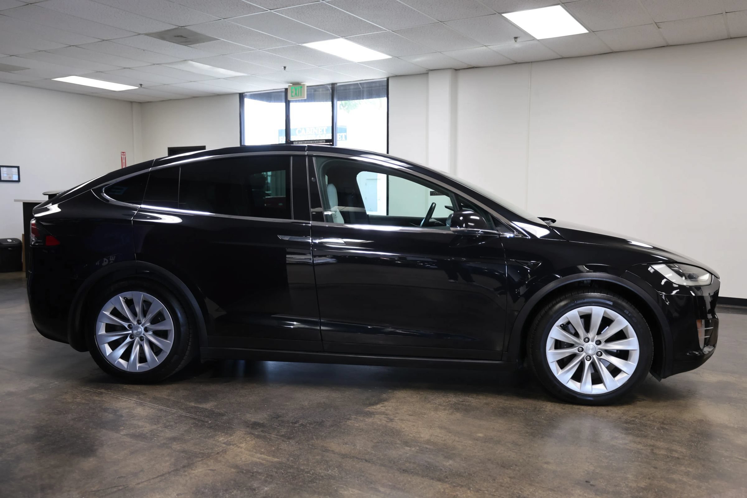Used 2017 Tesla Model X 90D AWD/4WD image 9