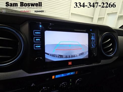Used 2019 Toyota Tacoma TRD Sport AWD/4WD image 16