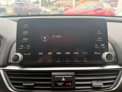 Used 2018 Honda Accord LX image 17