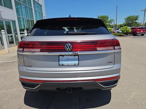 Certified 2026 Volkswagen Atlas Cross Sport SE AWD/4WD image 8