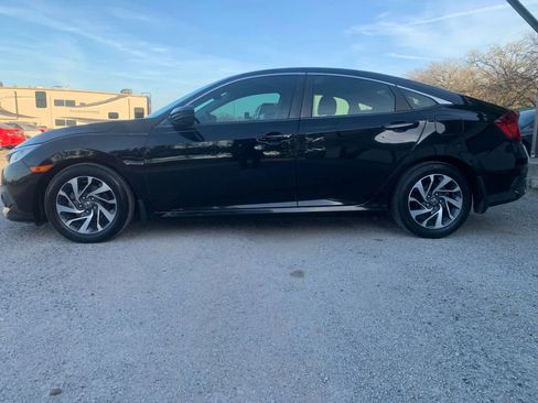 Used 2017 Honda Civic EX image 2