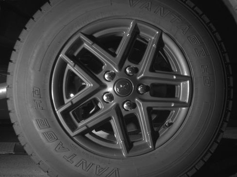 Used 2025 Jeep Wrangler Sport S image 15