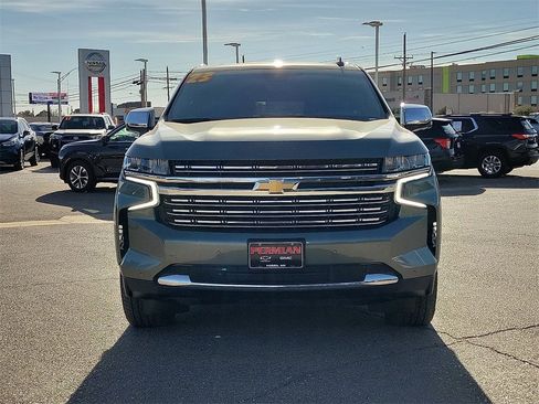 Used 2023 Chevrolet Suburban Premier image 3