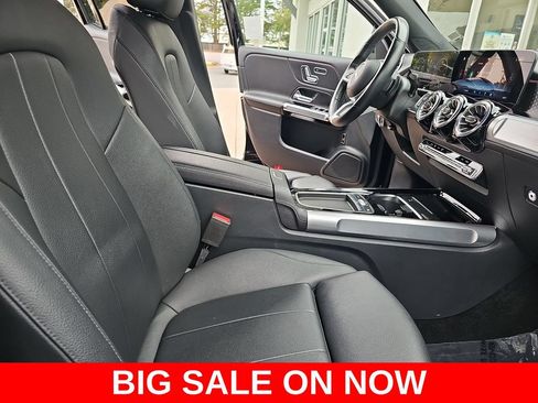 Used 2025 Mercedes-Benz GLB 250 image 10