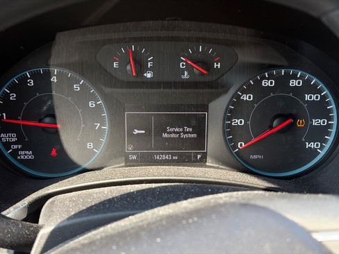 Used 2020 Chevrolet Equinox LS w/ LPO, Floor Liner Package FWD image 4