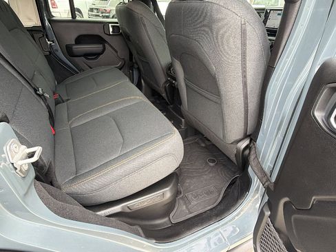 Used 2025 Jeep Wrangler Willys image 21