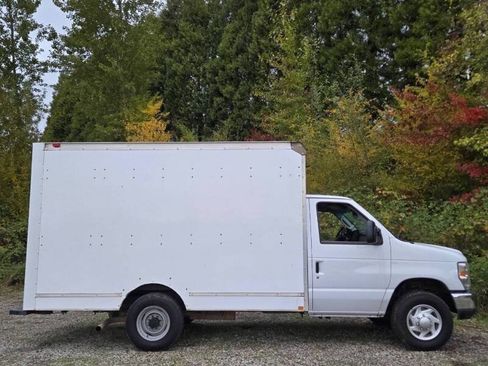 Used 2015 Ford E-350 and Econoline 350 Super Duty w/ Power Windows & Locks Group RWD image 5