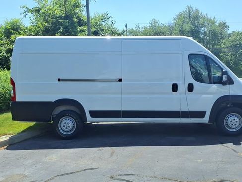 Used 2025 RAM ProMaster 3500 w/ Convenience Group FWD image 8