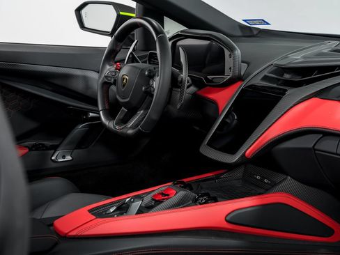 Used 2024 Lamborghini Revuelto AWD/4WD image 30