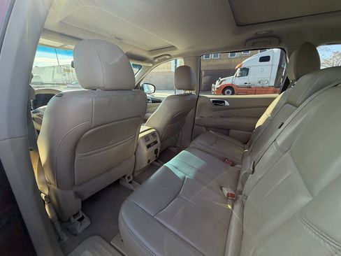 Used 2014 Nissan Pathfinder SL w/ SL Premium Package image 17