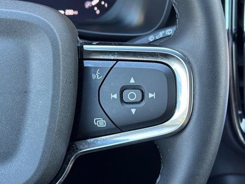 Certified 2024 Volvo XC40 B5 Plus w/ Protection Package Premier AWD/4WD image 28