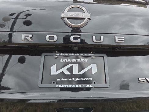 Used 2024 Nissan Rogue SV image 8